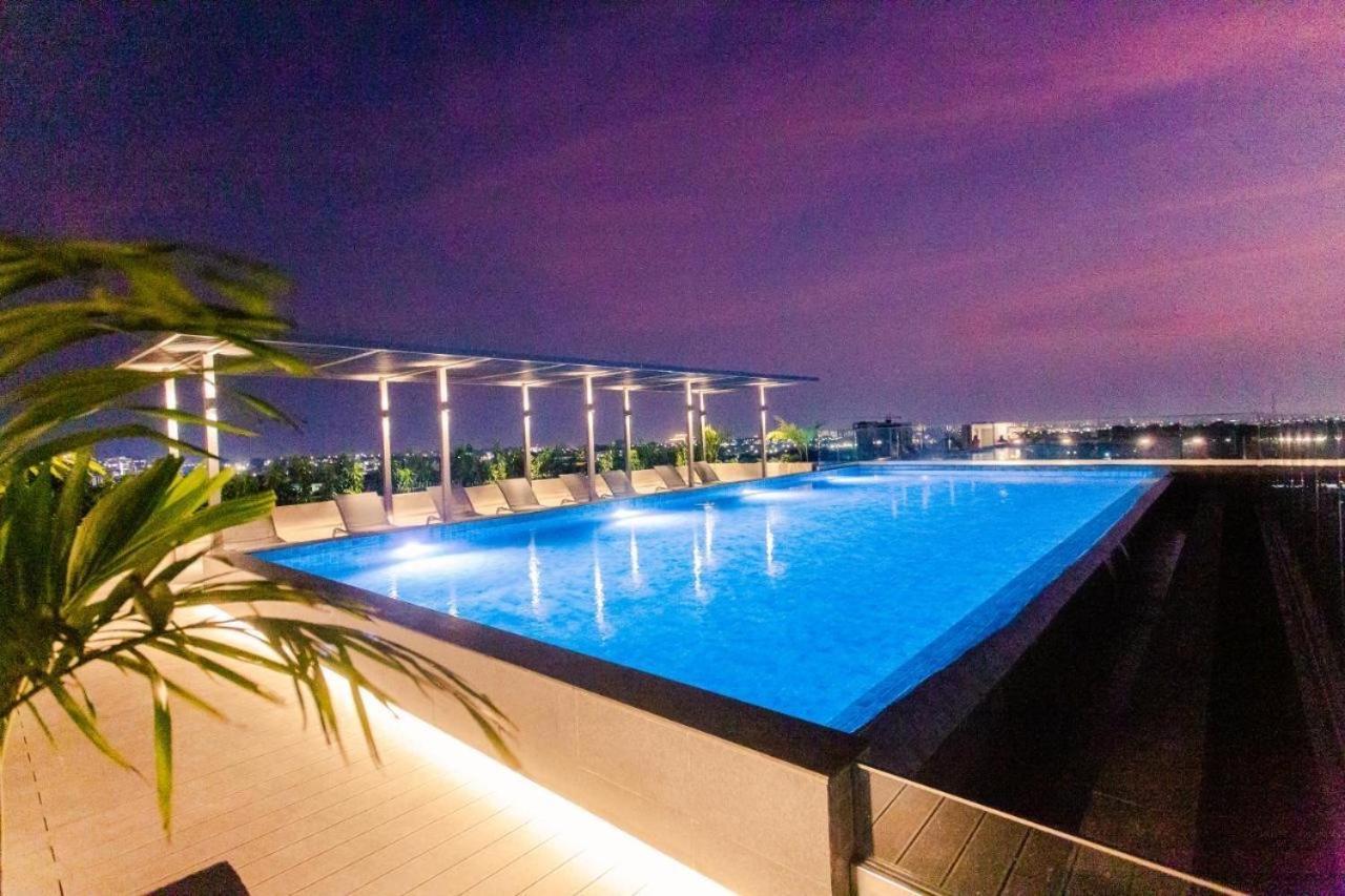 The Lennox Luxury Apartment Accra Exterior photo